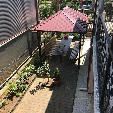 Guest House Chexovi 24 كوبوليتي المظهر الخارجي الصورة
