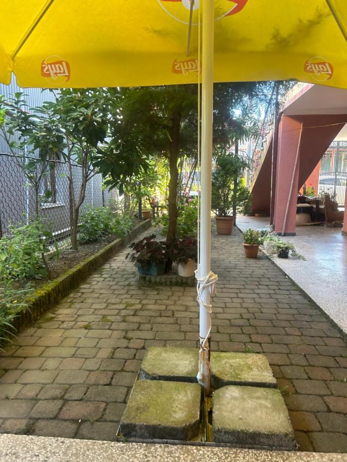 Guest House Chexovi 24 كوبوليتي المظهر الخارجي الصورة