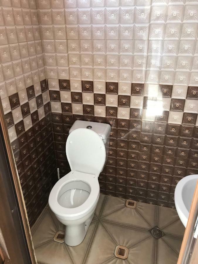 Guest House Chexovi 24 كوبوليتي المظهر الخارجي الصورة