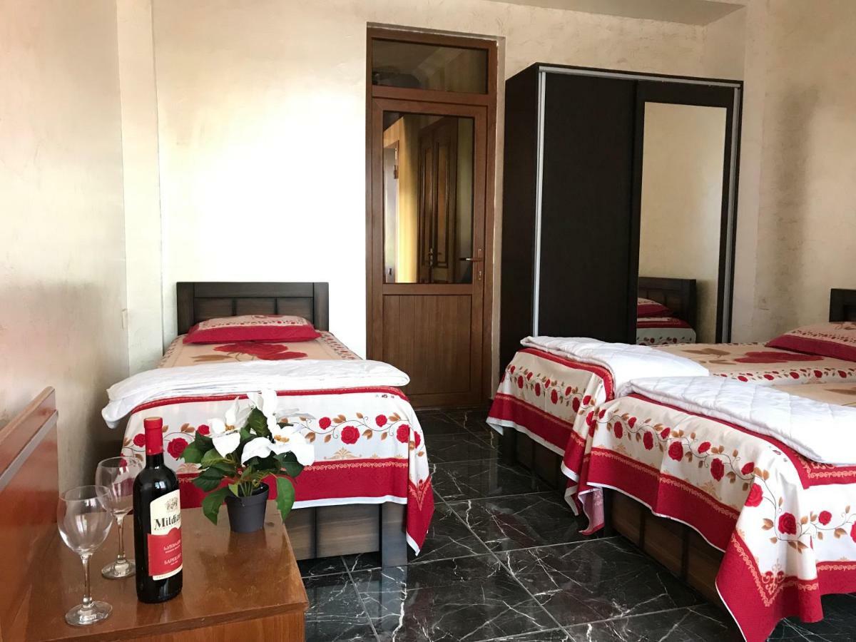 Guest House Chexovi 24 كوبوليتي المظهر الخارجي الصورة
