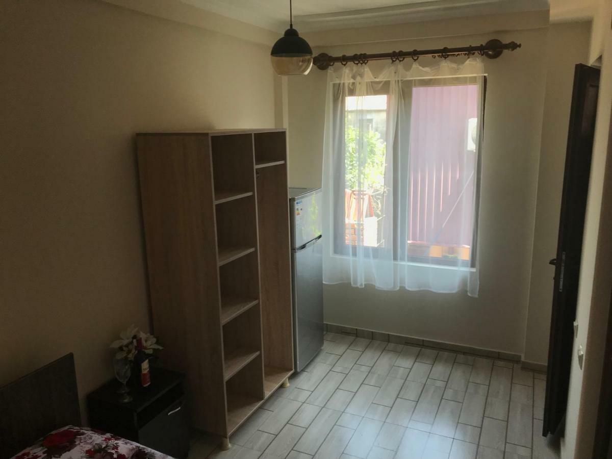 Guest House Chexovi 24 كوبوليتي المظهر الخارجي الصورة