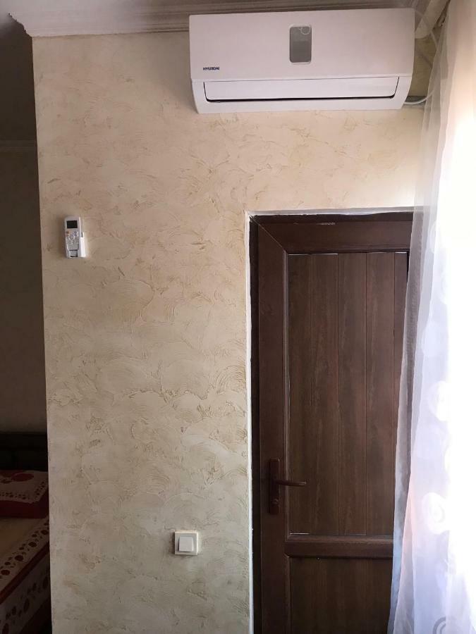 Guest House Chexovi 24 كوبوليتي المظهر الخارجي الصورة