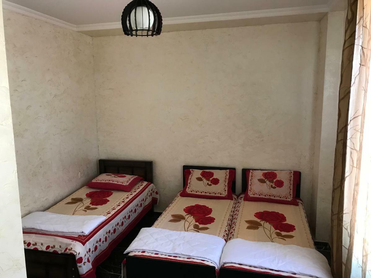 Guest House Chexovi 24 كوبوليتي المظهر الخارجي الصورة