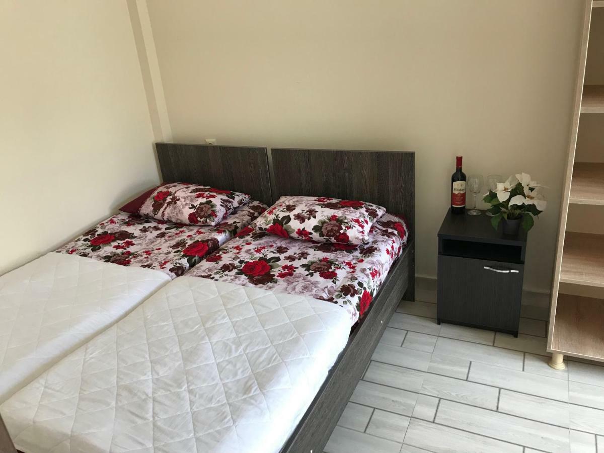 Guest House Chexovi 24 كوبوليتي المظهر الخارجي الصورة