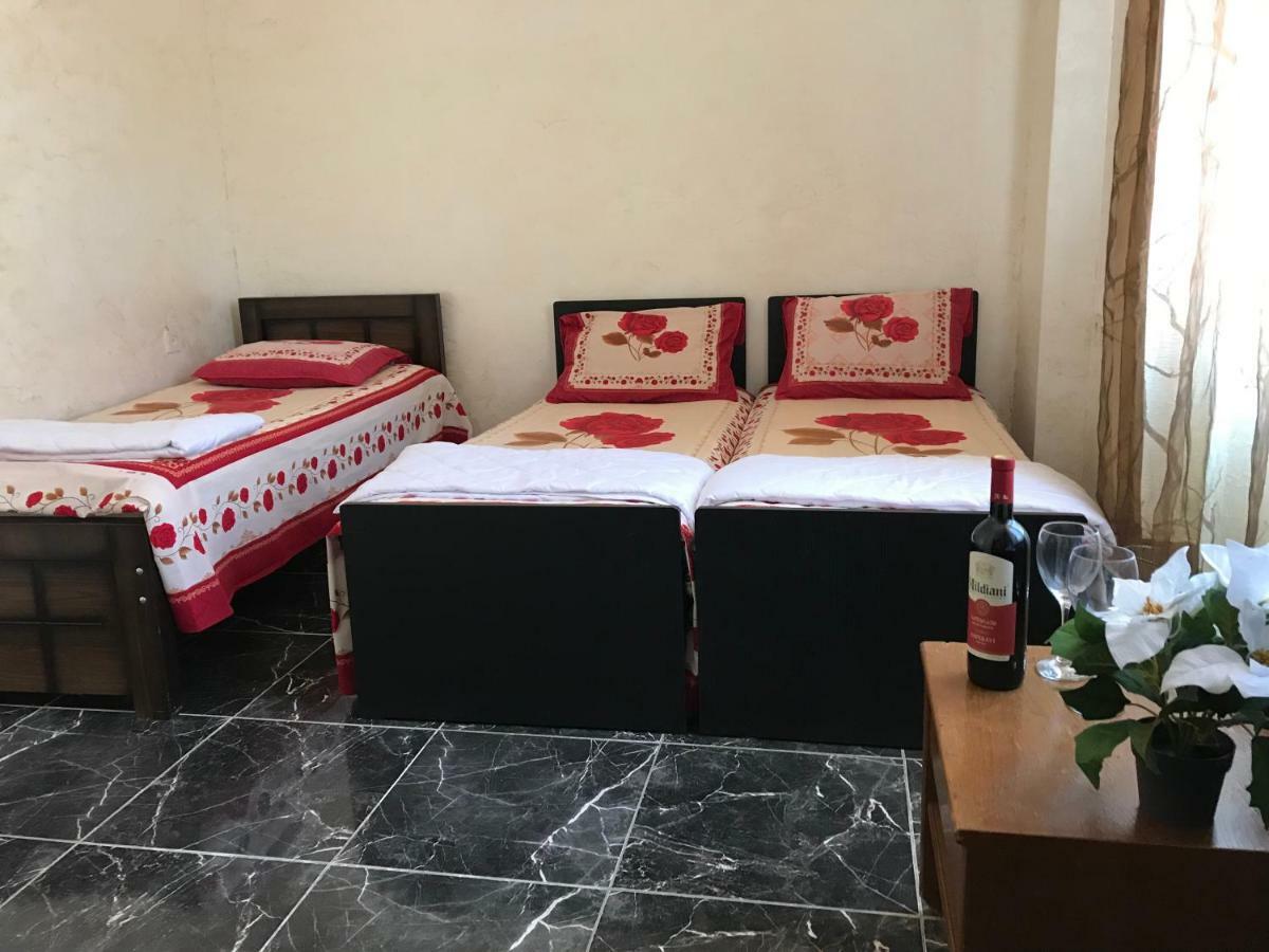 Guest House Chexovi 24 كوبوليتي المظهر الخارجي الصورة