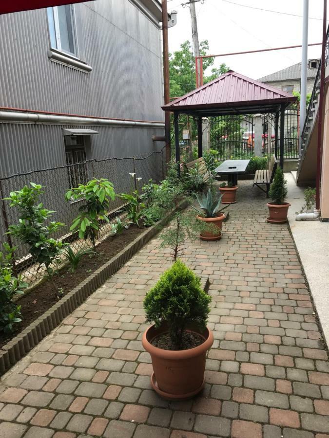 Guest House Chexovi 24 كوبوليتي المظهر الخارجي الصورة