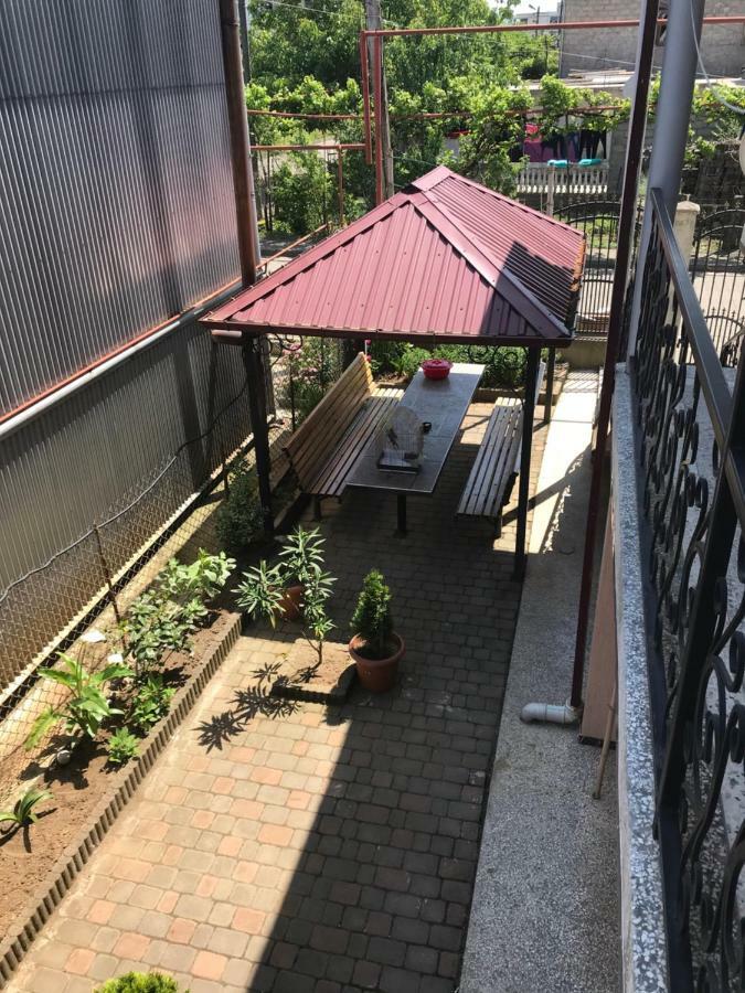 Guest House Chexovi 24 كوبوليتي المظهر الخارجي الصورة