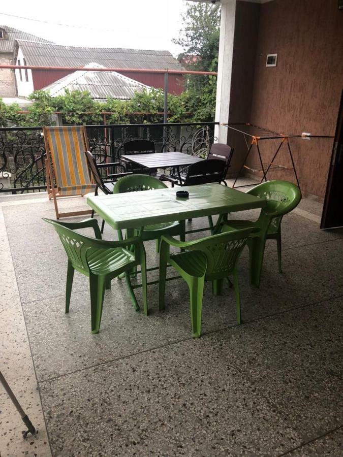 Guest House Chexovi 24 كوبوليتي المظهر الخارجي الصورة