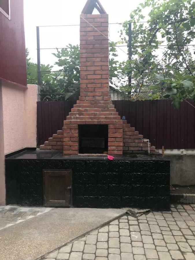 Guest House Chexovi 24 كوبوليتي المظهر الخارجي الصورة